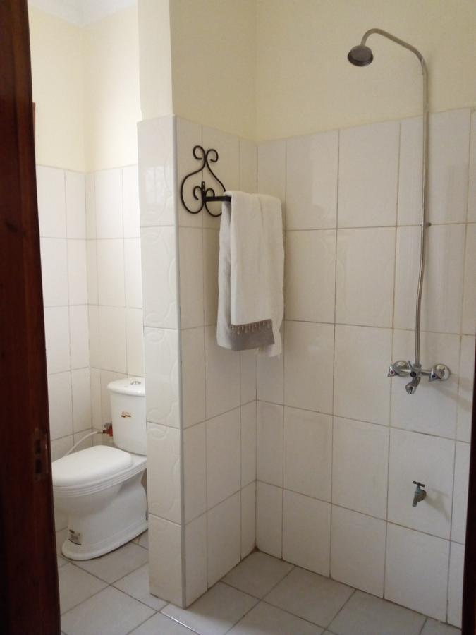 Bed and Breakfast Le Parlour Boma la Ngombe Exterior foto